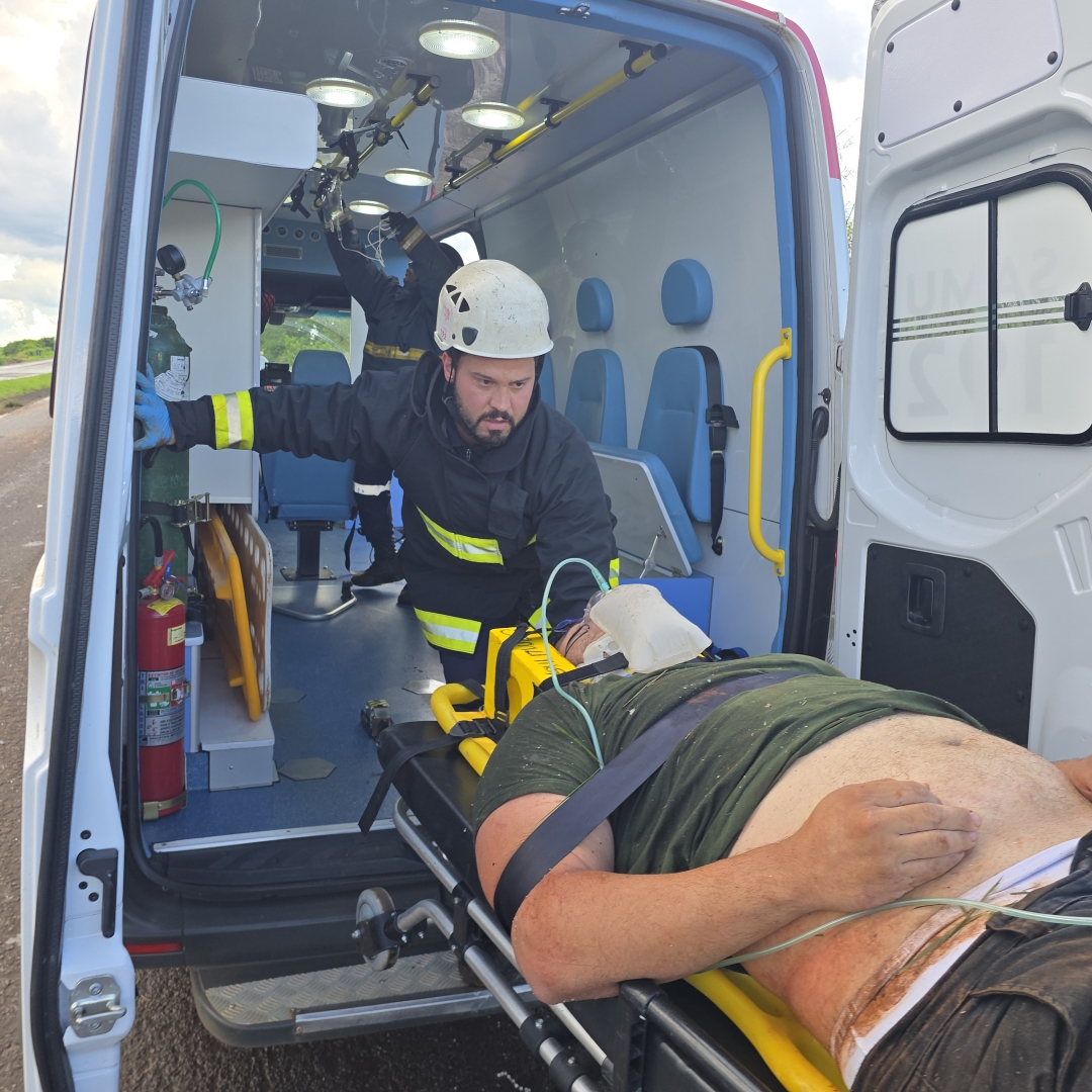 Casal que passaria a ceia de Natal em Londrina sofre acidente gravíssimo na rodovia PR-323