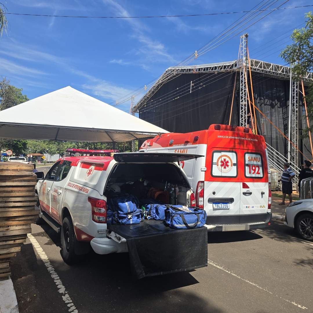 Homem sofre ferimentos graves após sofrer queda de escada