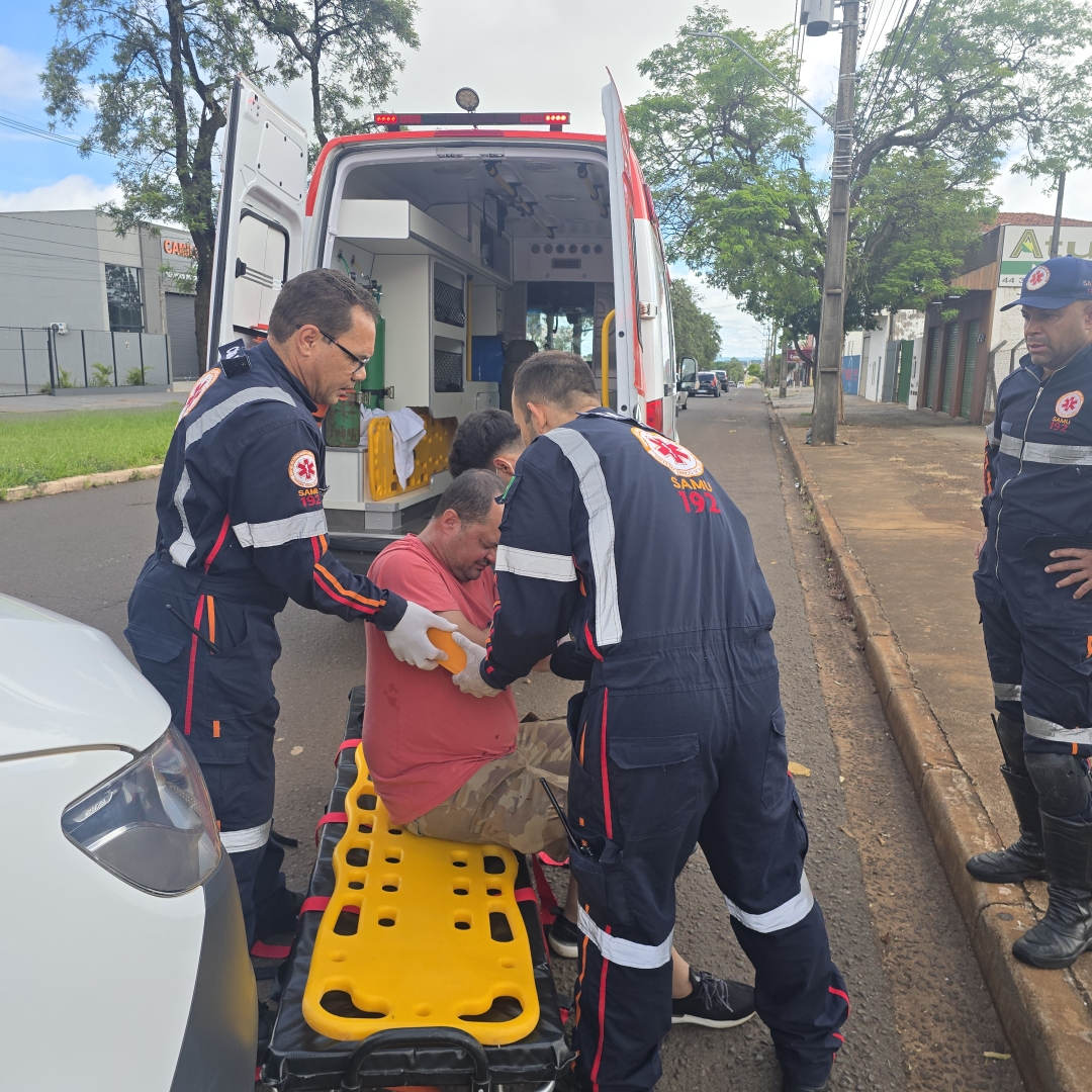 Motorista cruza preferencial e causa acidente grave na Avenida Morangueira