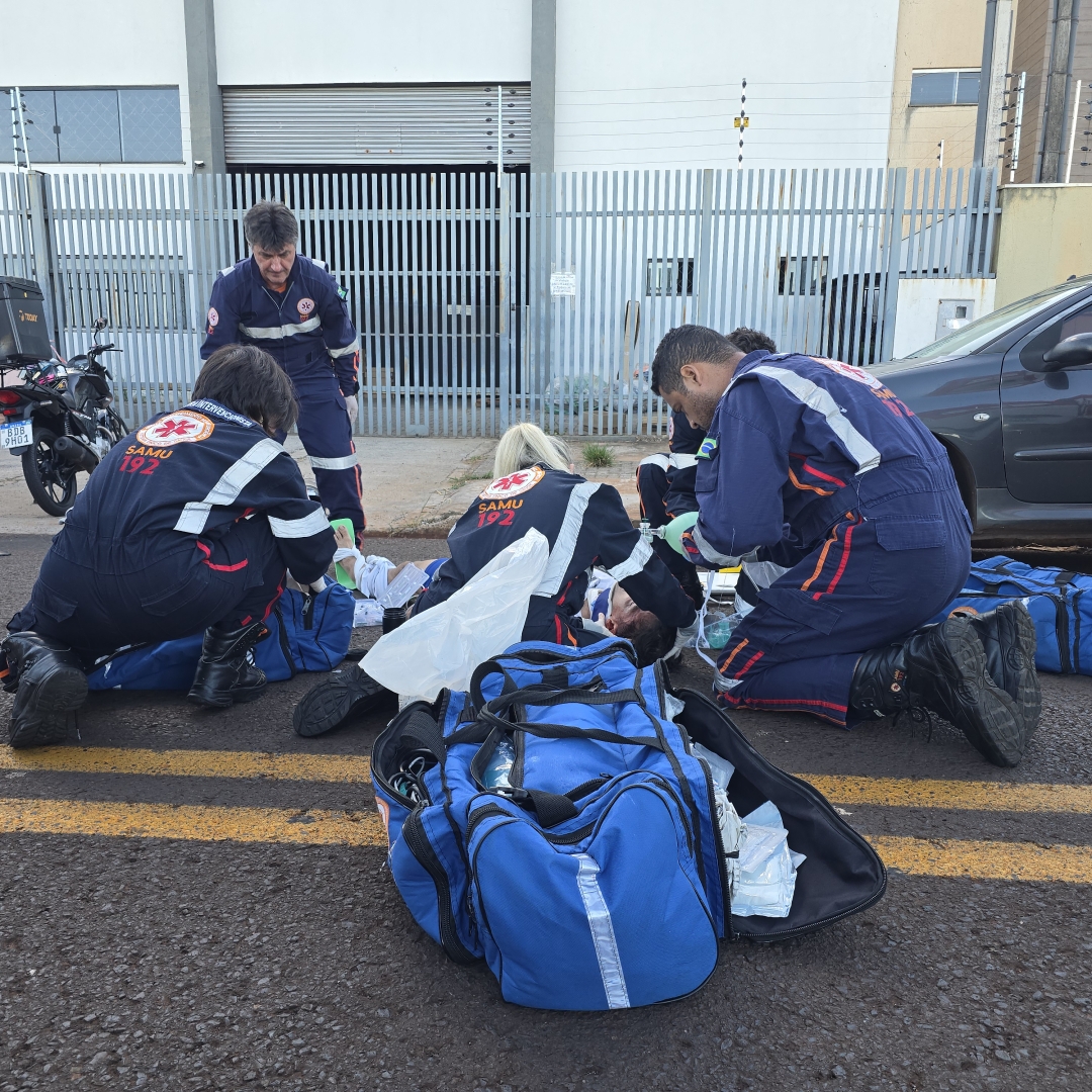 Motociclista é intubado após sofrer acidente gravíssimo na Avenida Kakogawa