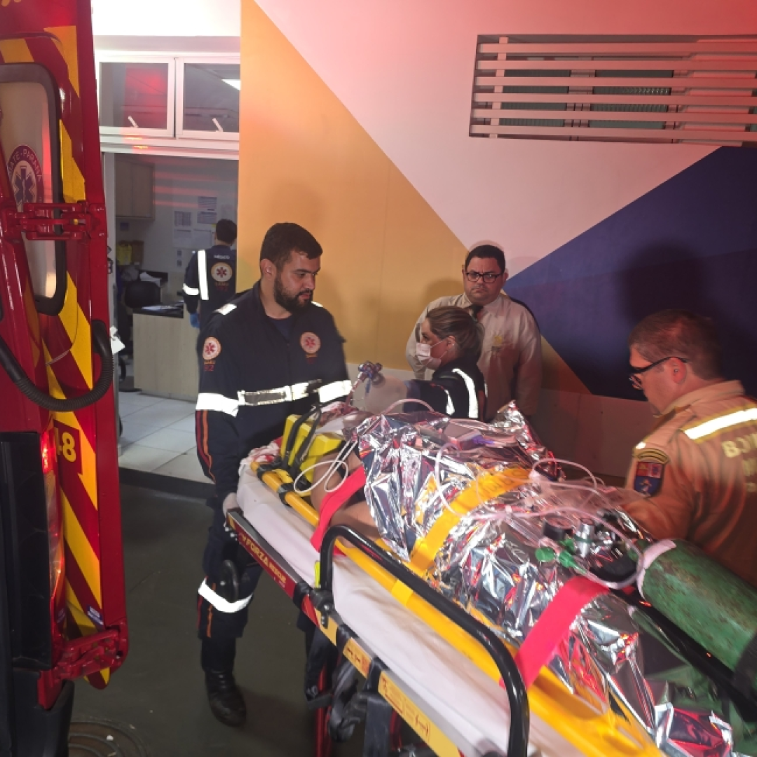 Mulher de 23 anos é entubada após sofrer acidente grave na zona 7