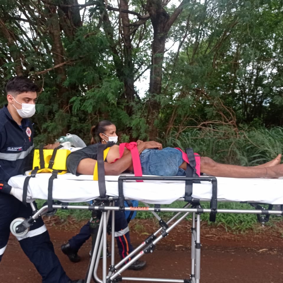 Jovem que foi baleado durante tentativa de assalto é entubado ao sofrer acidente 