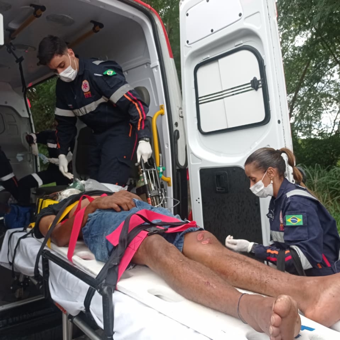 Jovem que foi baleado durante tentativa de assalto é entubado ao sofrer acidente 