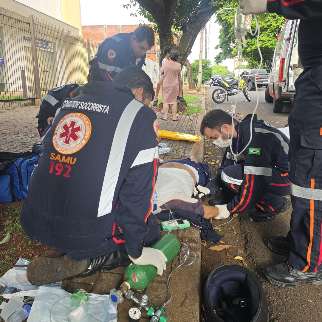 Motociclista de 66 anos sofre acidente grave no bairro Aeroporto