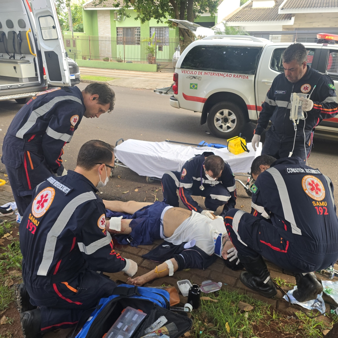 Motociclista de 66 anos sofre acidente grave no bairro Aeroporto