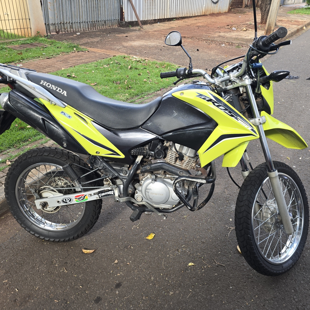 Motociclista de 66 anos sofre acidente grave no bairro Aeroporto