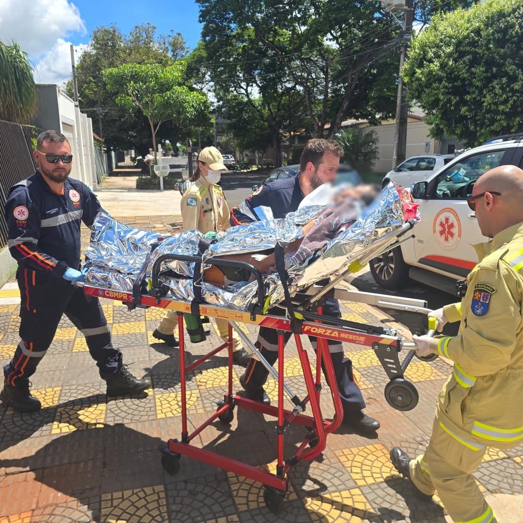Mulher de 63 anos é socorrida ao se afogar em piscina