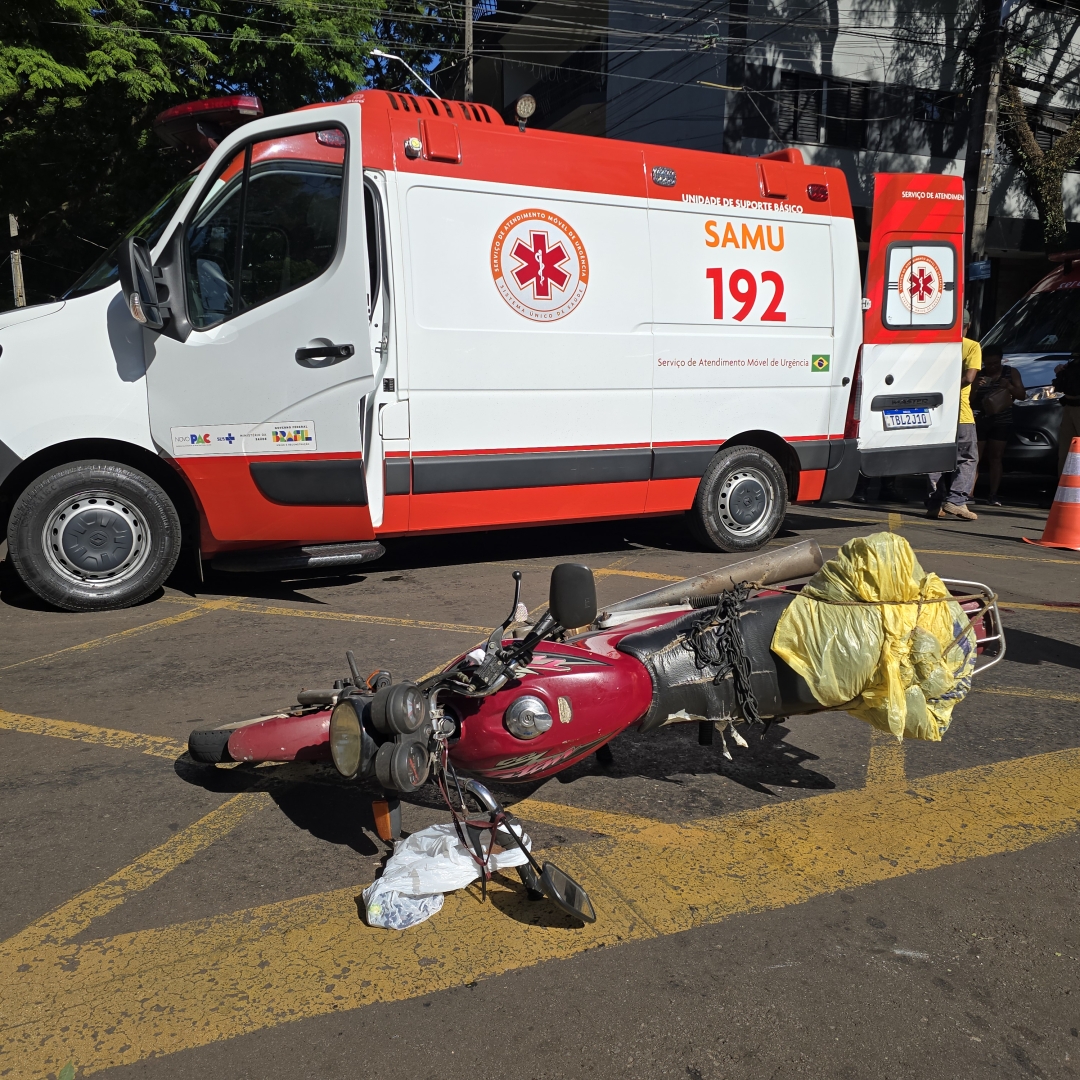Idoso de 84 anos é atropelado por moto ao atravessar na faixa de pedestre