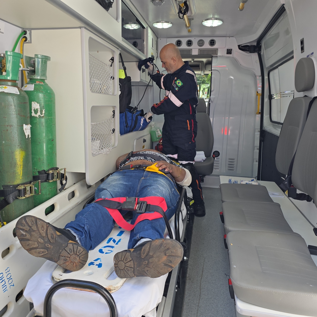 Idoso de 84 anos é atropelado por moto ao atravessar na faixa de pedestre