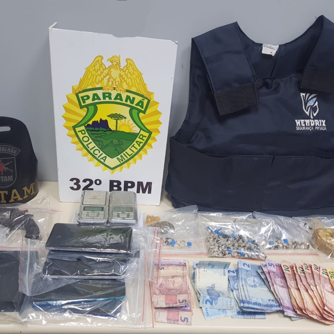 Polícia Militar do 32º Batalhão apreende grande quantidade de drogas, arma, colete e moto furtada