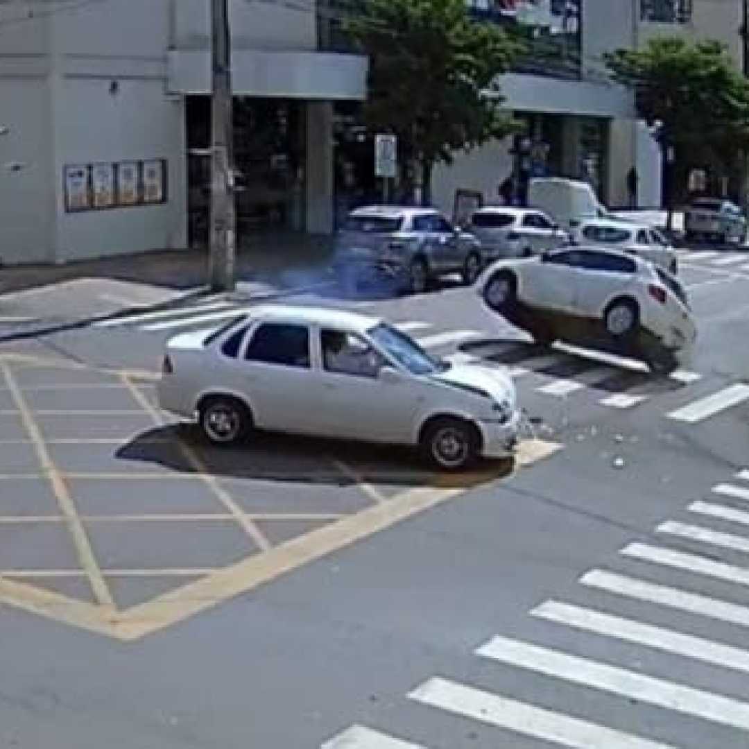 Prefeitura de Maringá decide instalar semáforo em cruzamento da Tamandaré