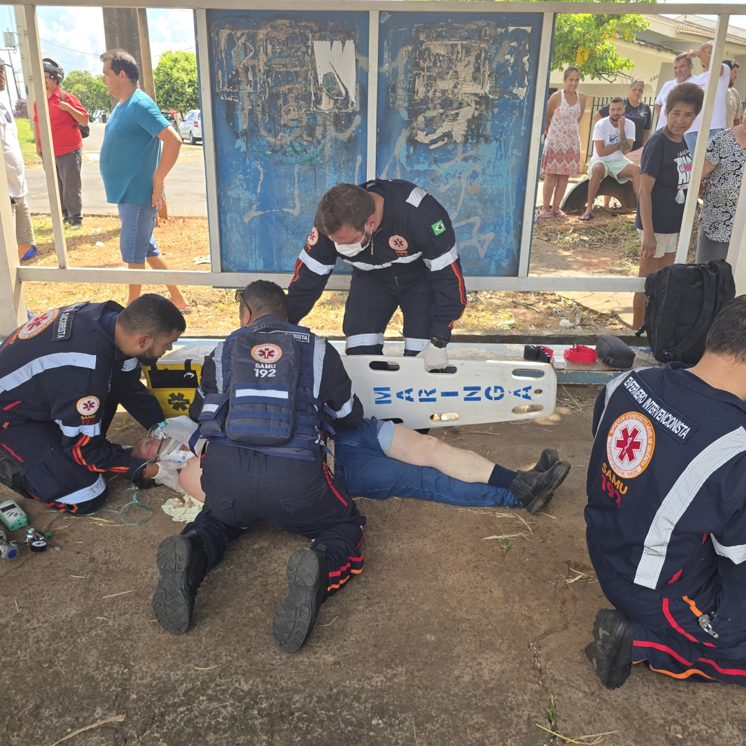 Acidente entre moto e bicicleta deixa dois homens feridos em Mandaguaçu