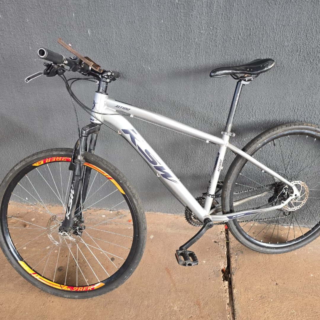 Agentes de trânsito de Maringá prendem ladrão com bicicleta furtada