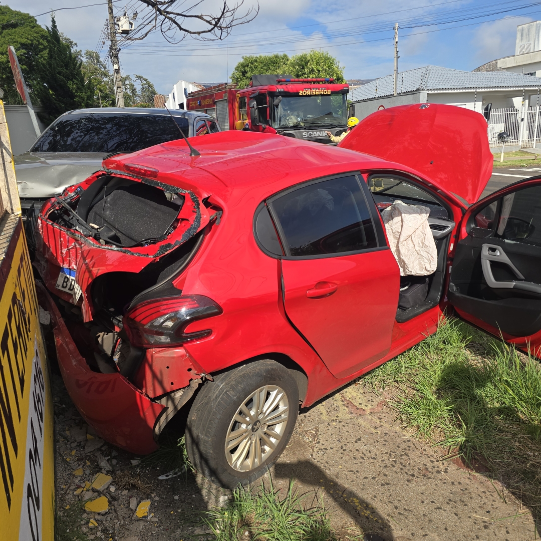Gestante em trabalho de parto sofre acidente a caminho do hospital