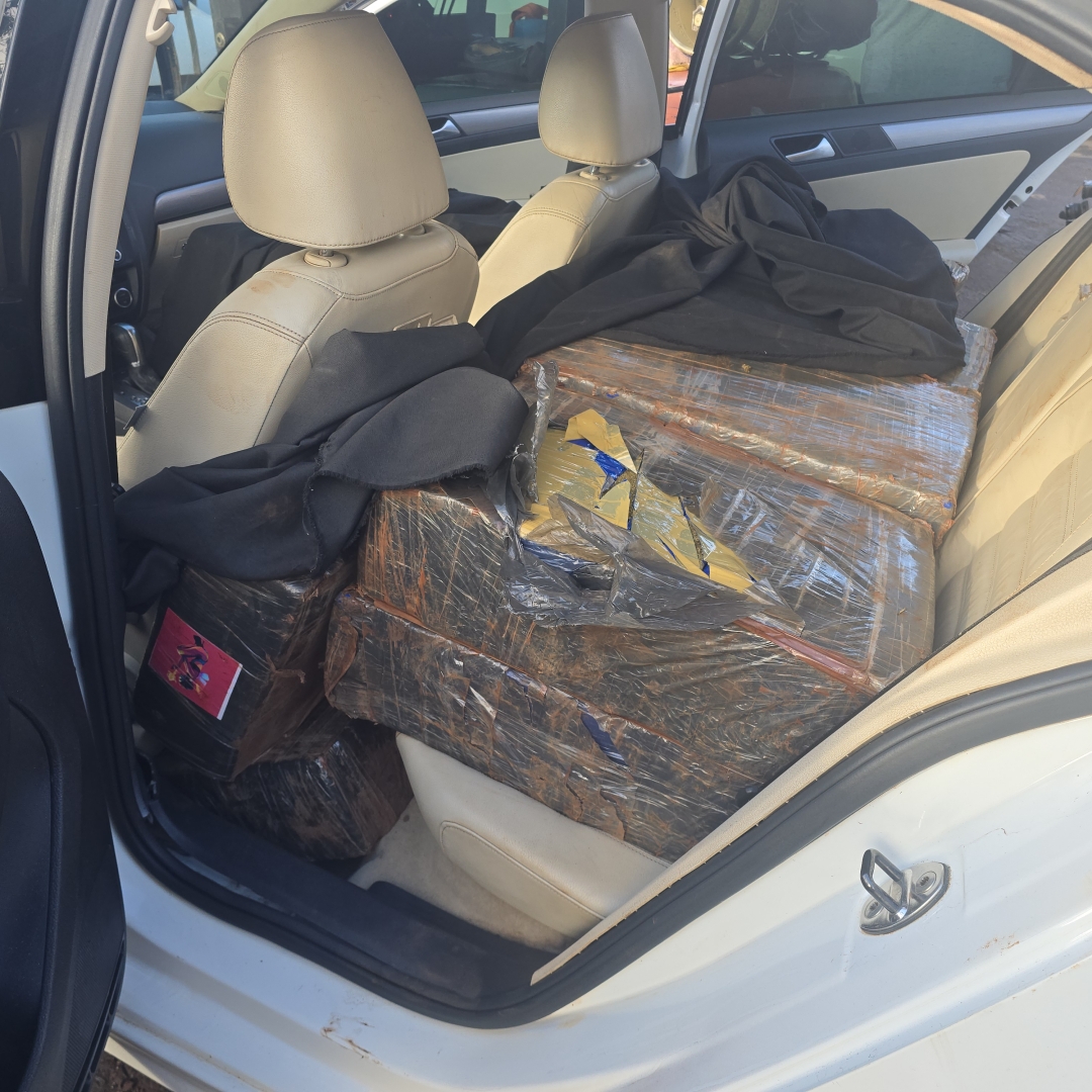 Quase meia tonelada de drogas que seria deixada em Maringá é apreendida pela PRF