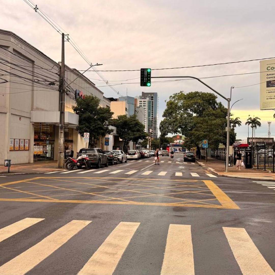 Entra em funcionamento semáforo na Avenida Tamandaré com Basílio Sautchuk