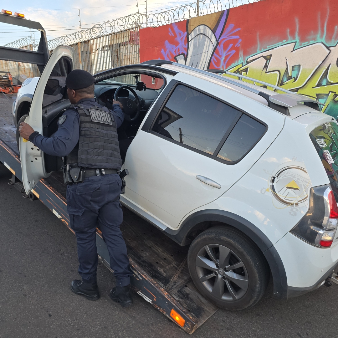 Ladrões são presos pela ROMU de Maringá com simulacro de arma e carro furtado