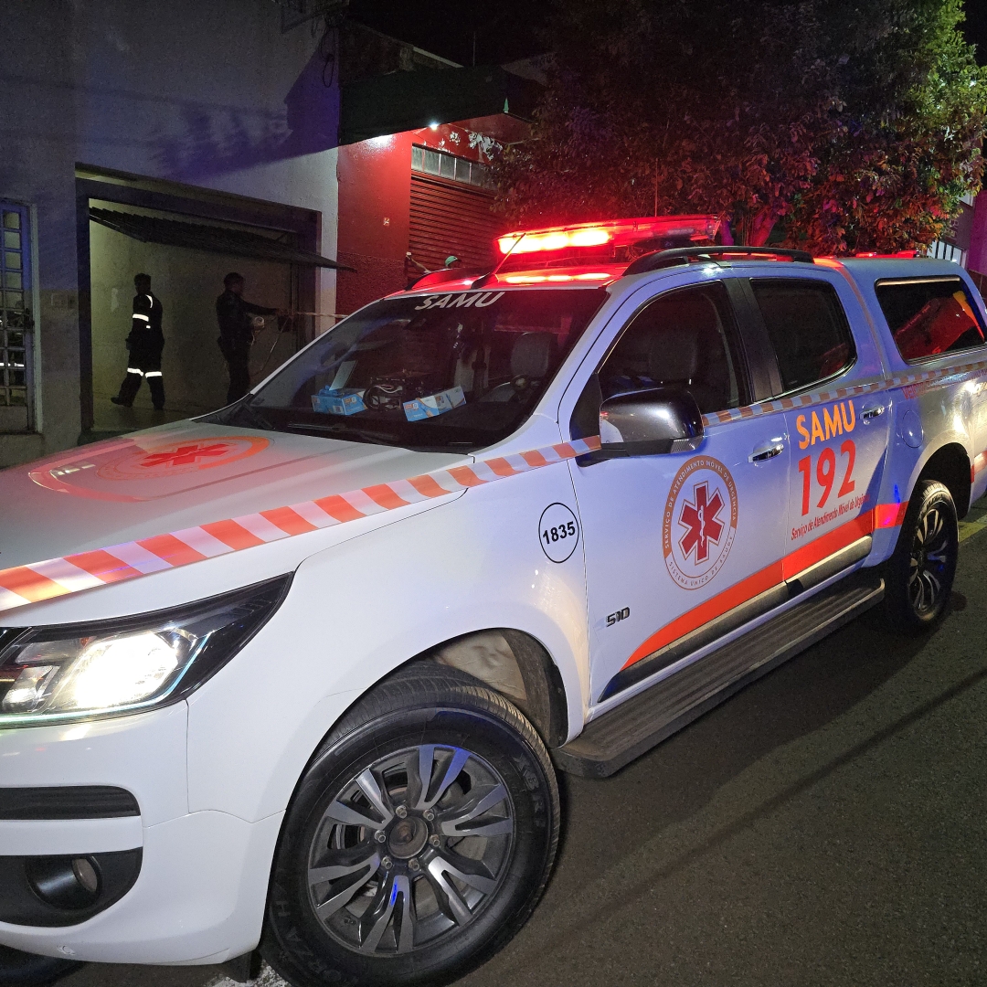 Homem de 48 anos ameaça agentes da Guarda Municipal com facão e acaba baleado