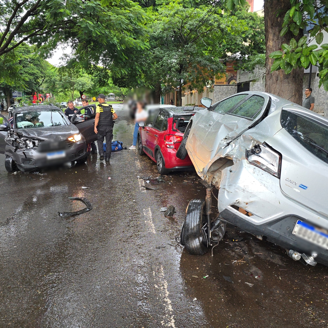 Homem sofre pico de hipoglicemia e provoca acidente na zona 4, em Maringá