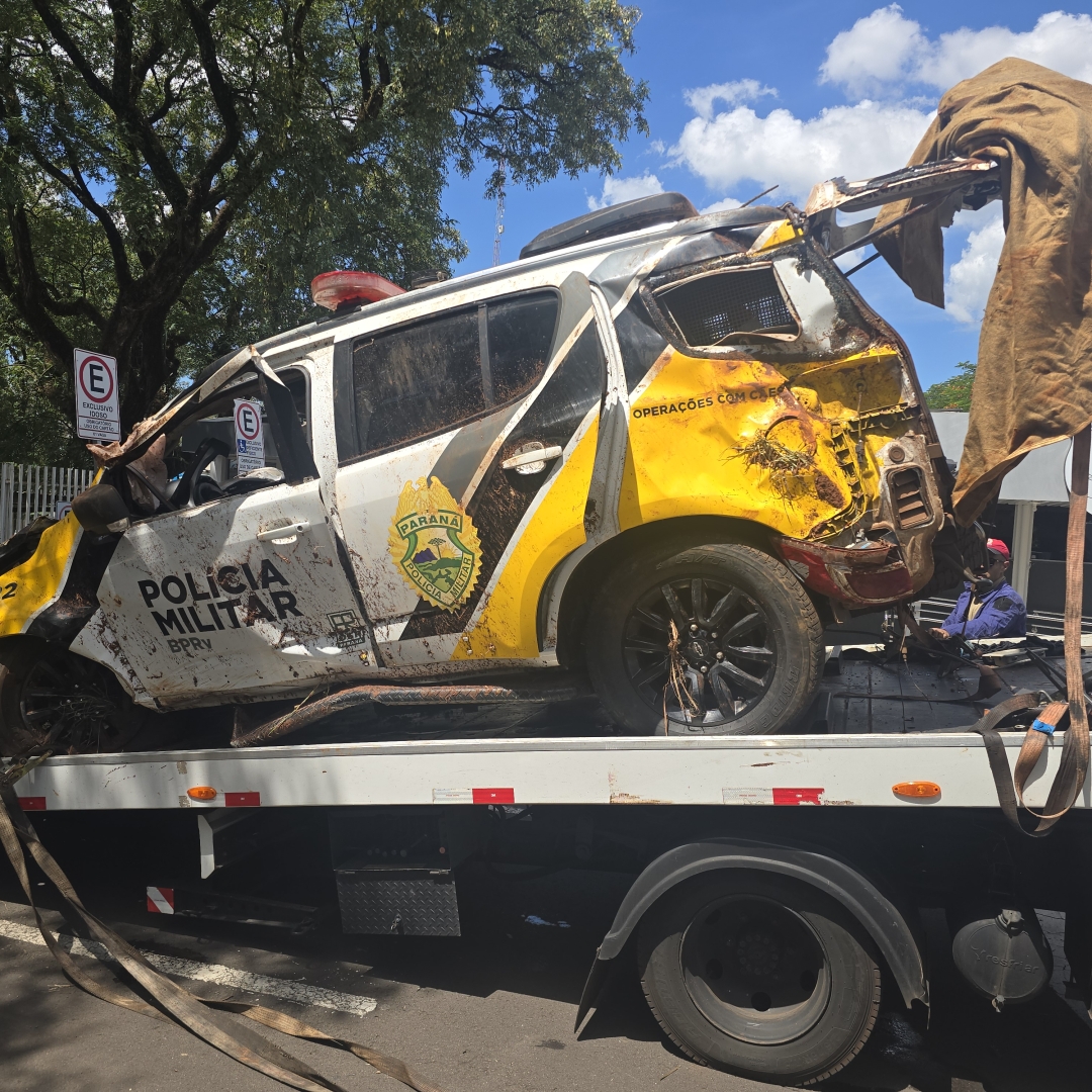 Viatura que capotou e resultou na morte de policial passa por perícia