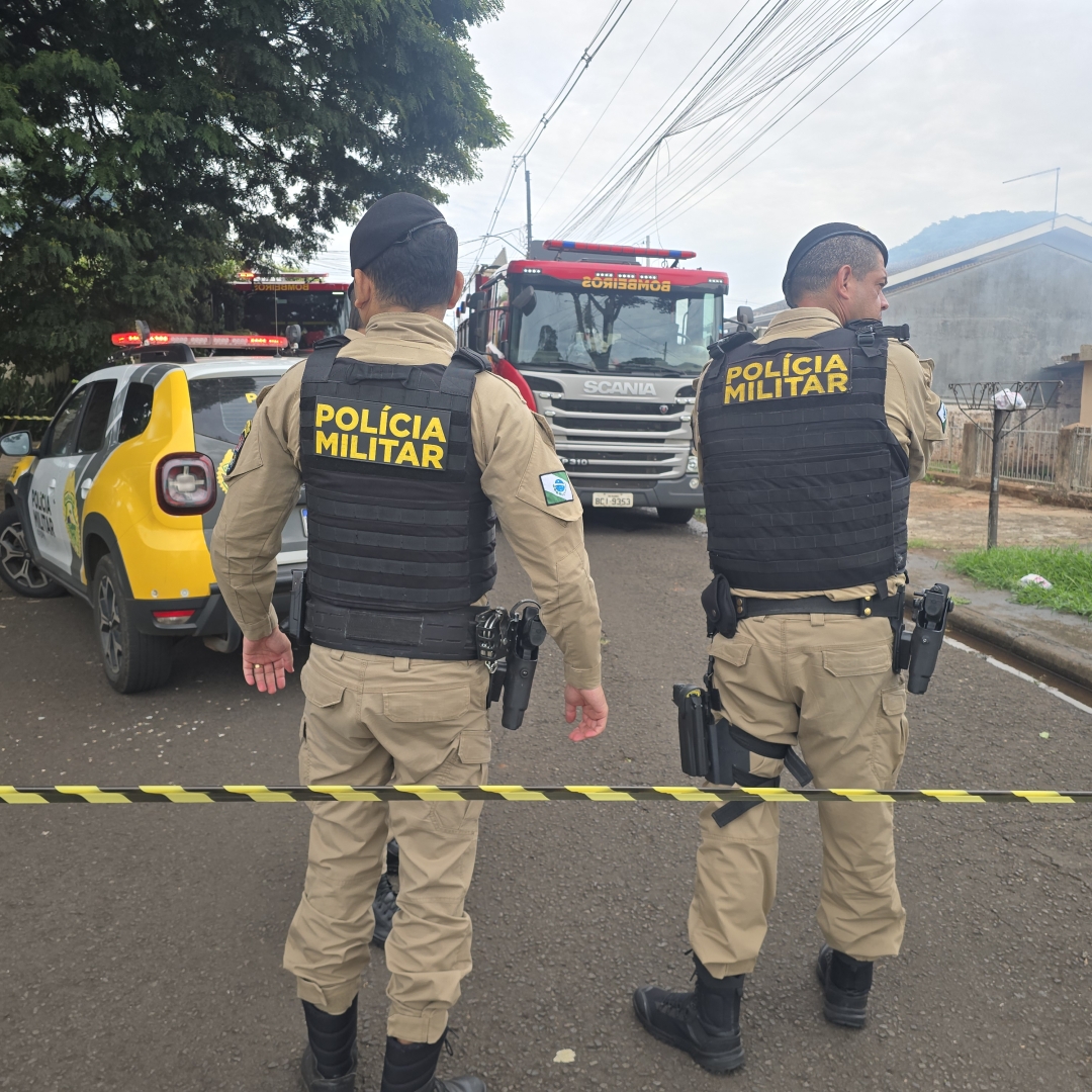 Homem é salvo por vizinhos durante incêndio em residência em Maringá