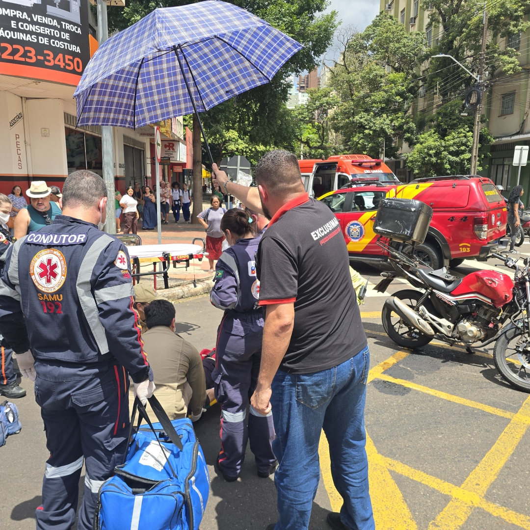 Mulher sofre acidente grave no centro de Maringá após invadir preferencial