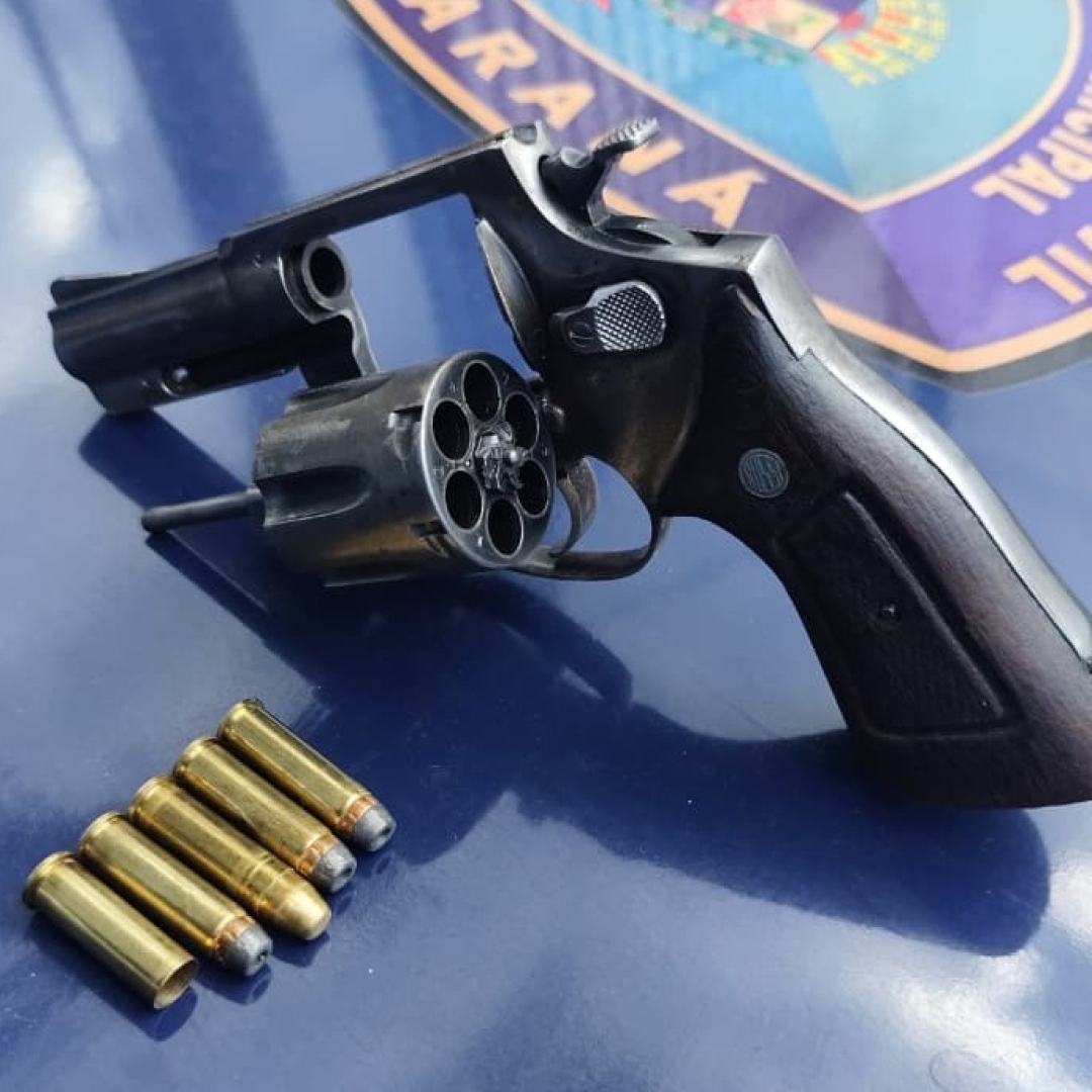 Guarda Civil Municipal de Sarandi prende homem com arma de fogo