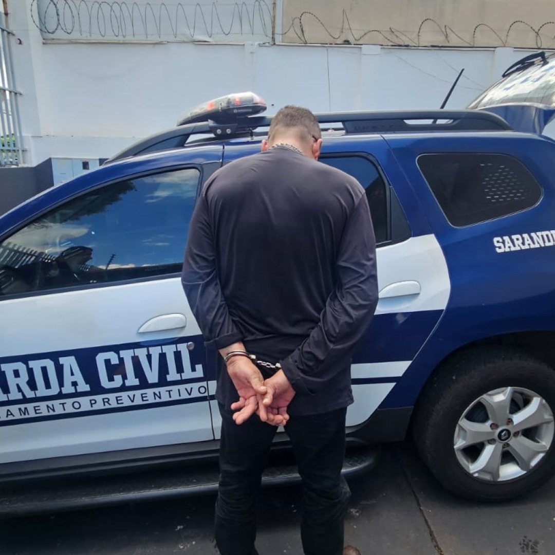 Guarda Civil Municipal de Sarandi prende homem com arma de fogo