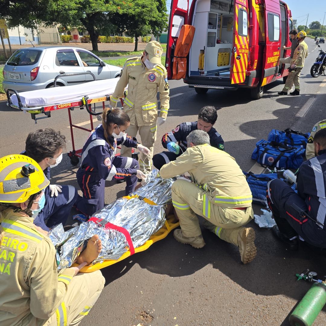 Motorista de caminhão sofre acidente grave ao ser atropelado por moto em Maringá