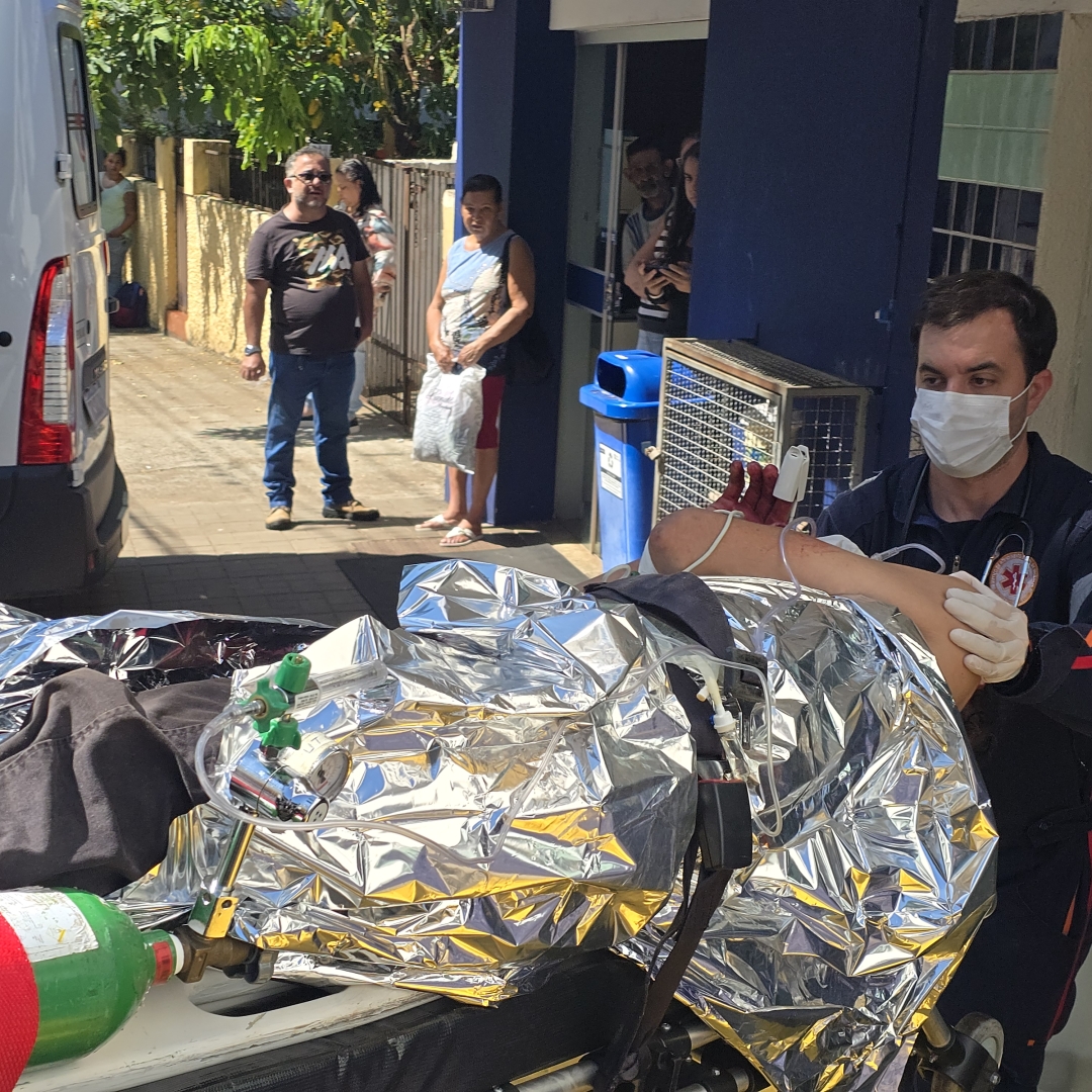 Homem de 53 anos fica em estado grave ao ser ferido por golpes de faca em Sarandi