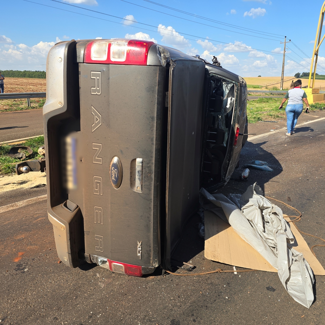 Batida entre carro e caminhonete na rodovia de Mandaguari deixa um morto e outro ferido