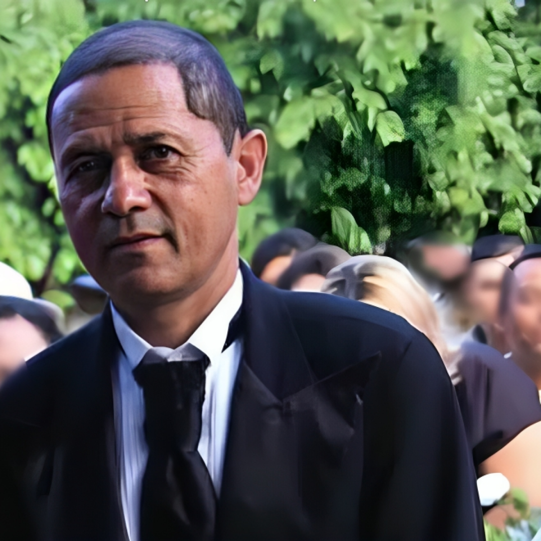 Morre prestador de serviço que caiu de 6 metros de altura em shopping de Maringá