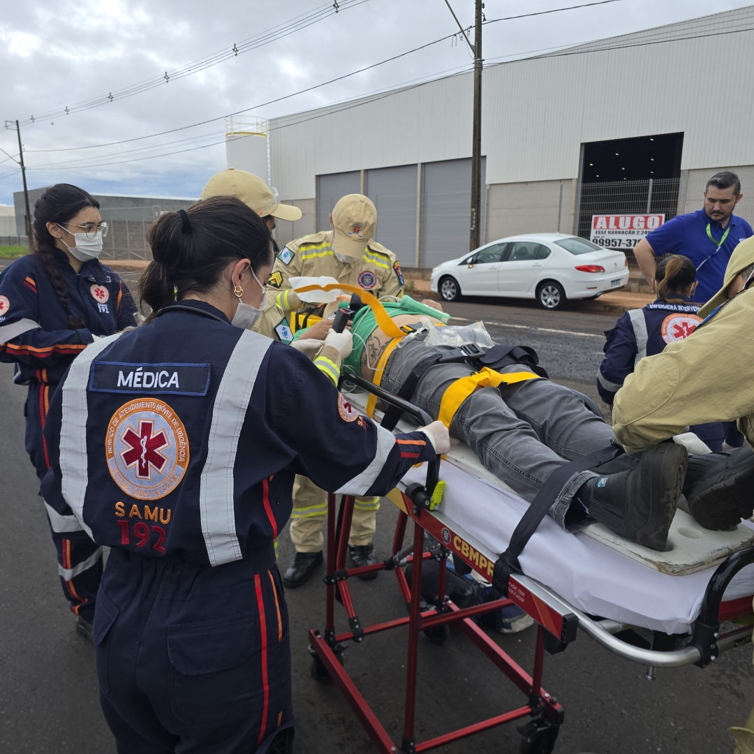 Motorista fecha moto, provoca acidente e foge sem prestar socorro 