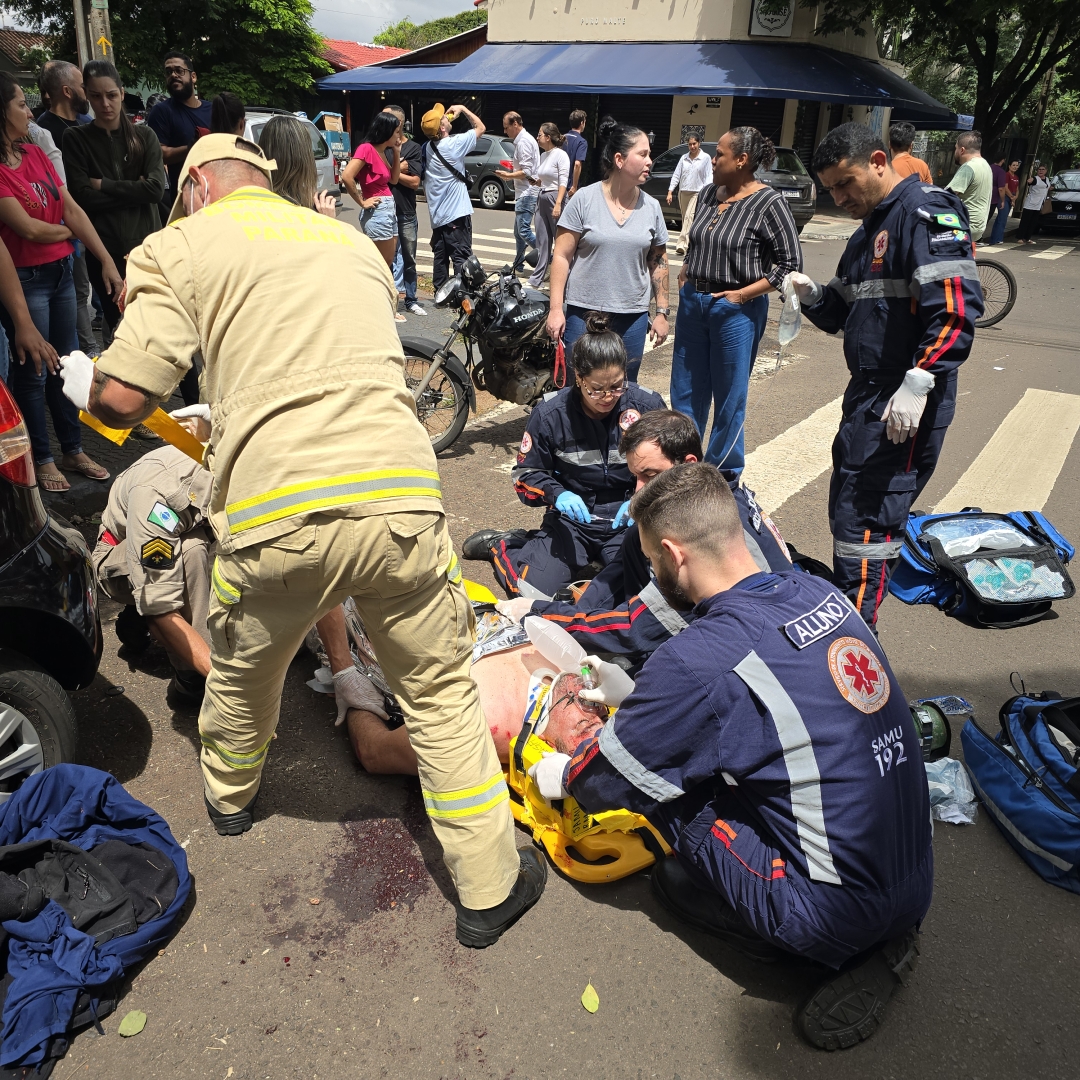 Mulher ao invadir preferencial provoca acidente grave em Maringá