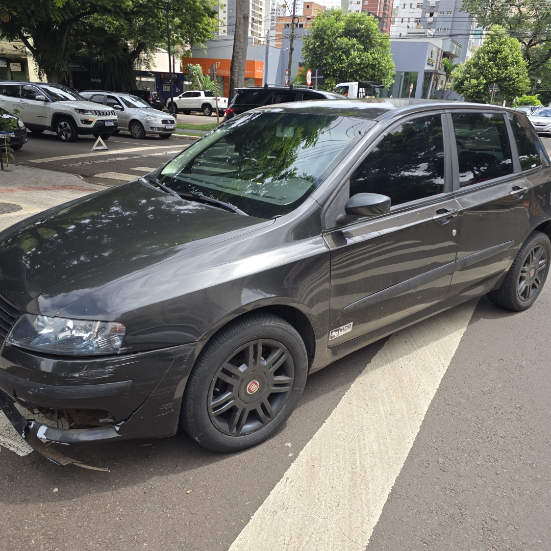 Mulher ao invadir preferencial provoca acidente grave em Maringá