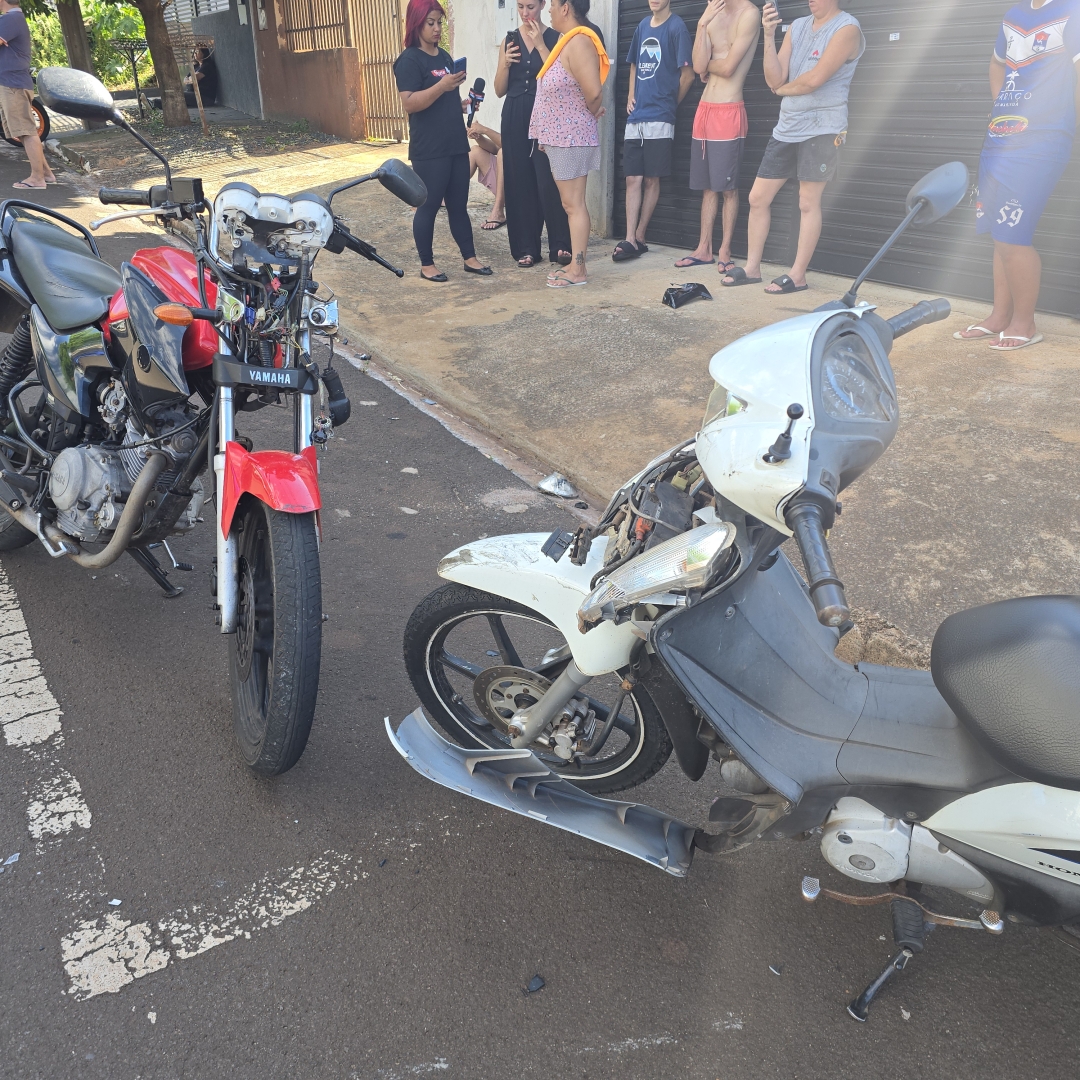 Manobra perigosa de motociclista sem habilitação termina com avó e neta feridas em Sarandi