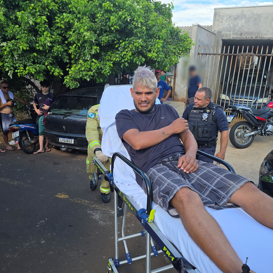 Manobra perigosa de motociclista sem habilitação termina com avó e neta feridas em Sarandi