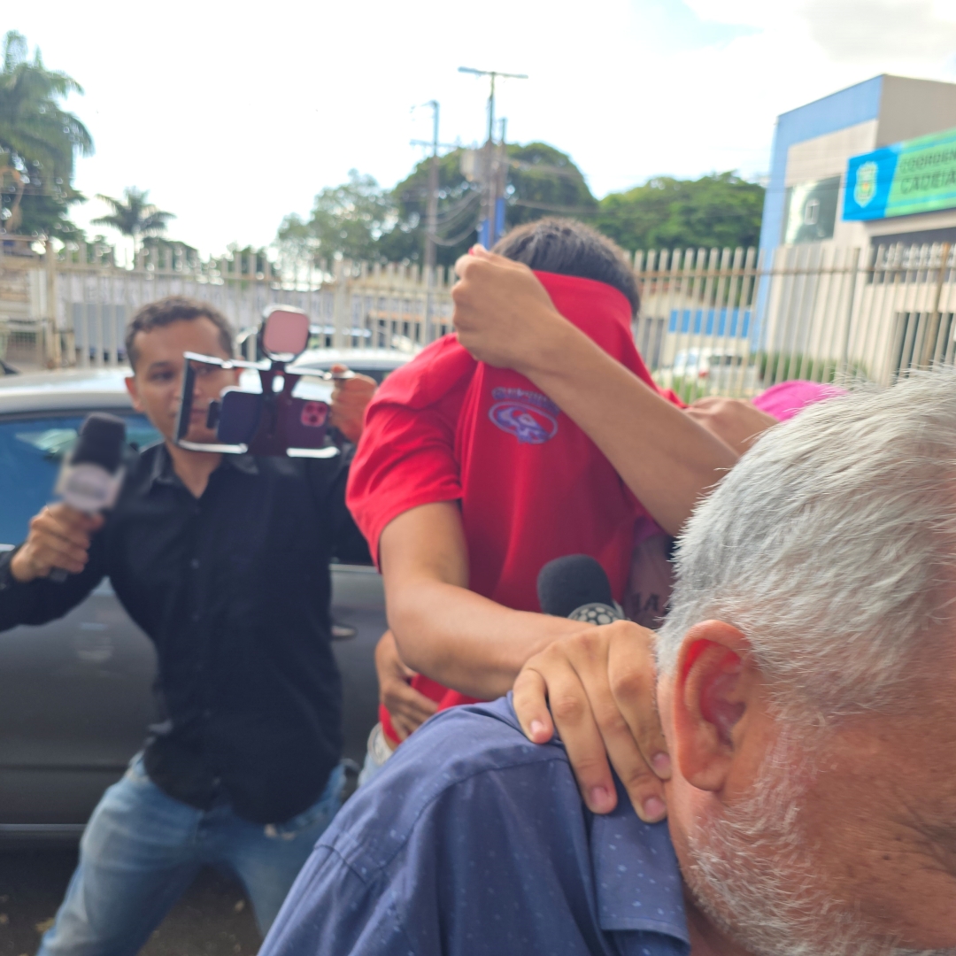 Suspeito de dirigir carro em duplo homicídio se apresenta à DHPP