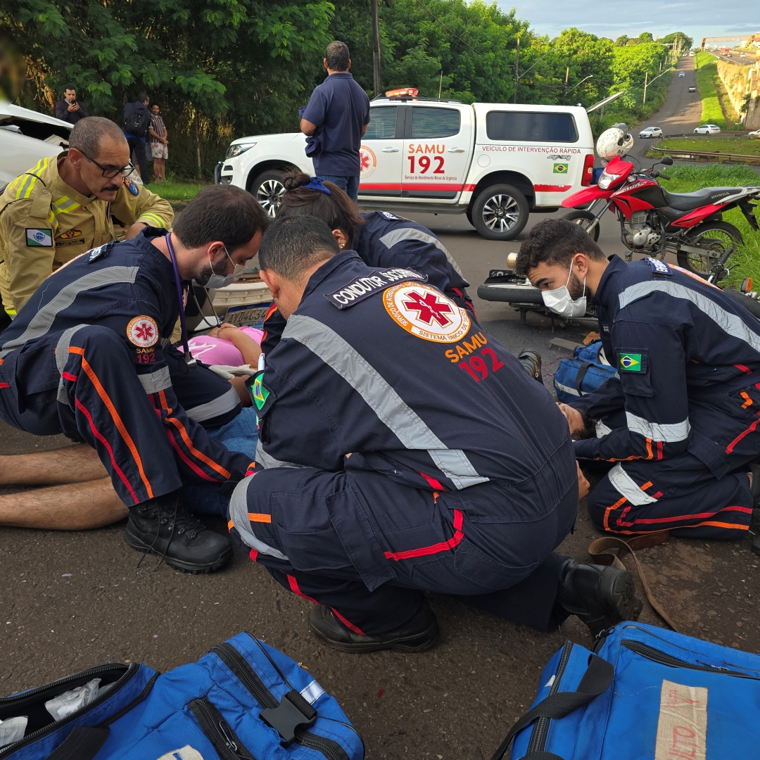 Colisão frontal deixa casal gravemente ferido no Jardim Paris 3