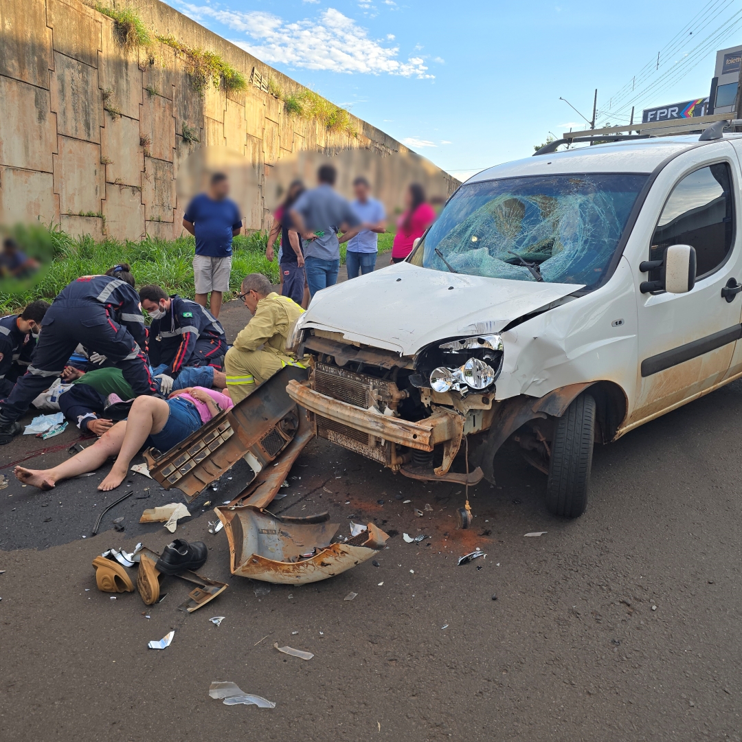 Colisão frontal deixa casal gravemente ferido no Jardim Paris 3