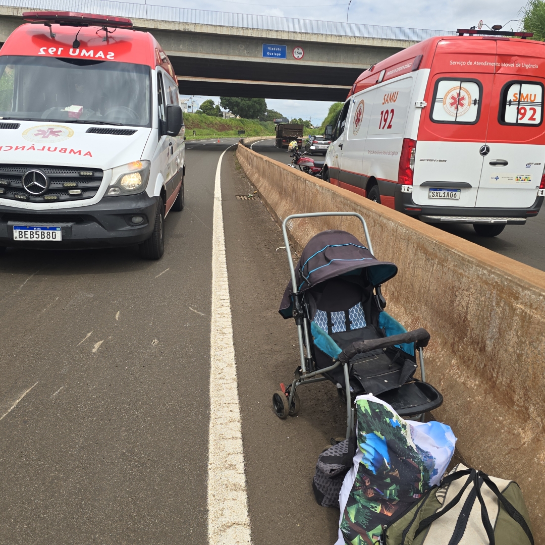 Acidente de moto deixa jovem ferida no Contorno Norte de Maringá