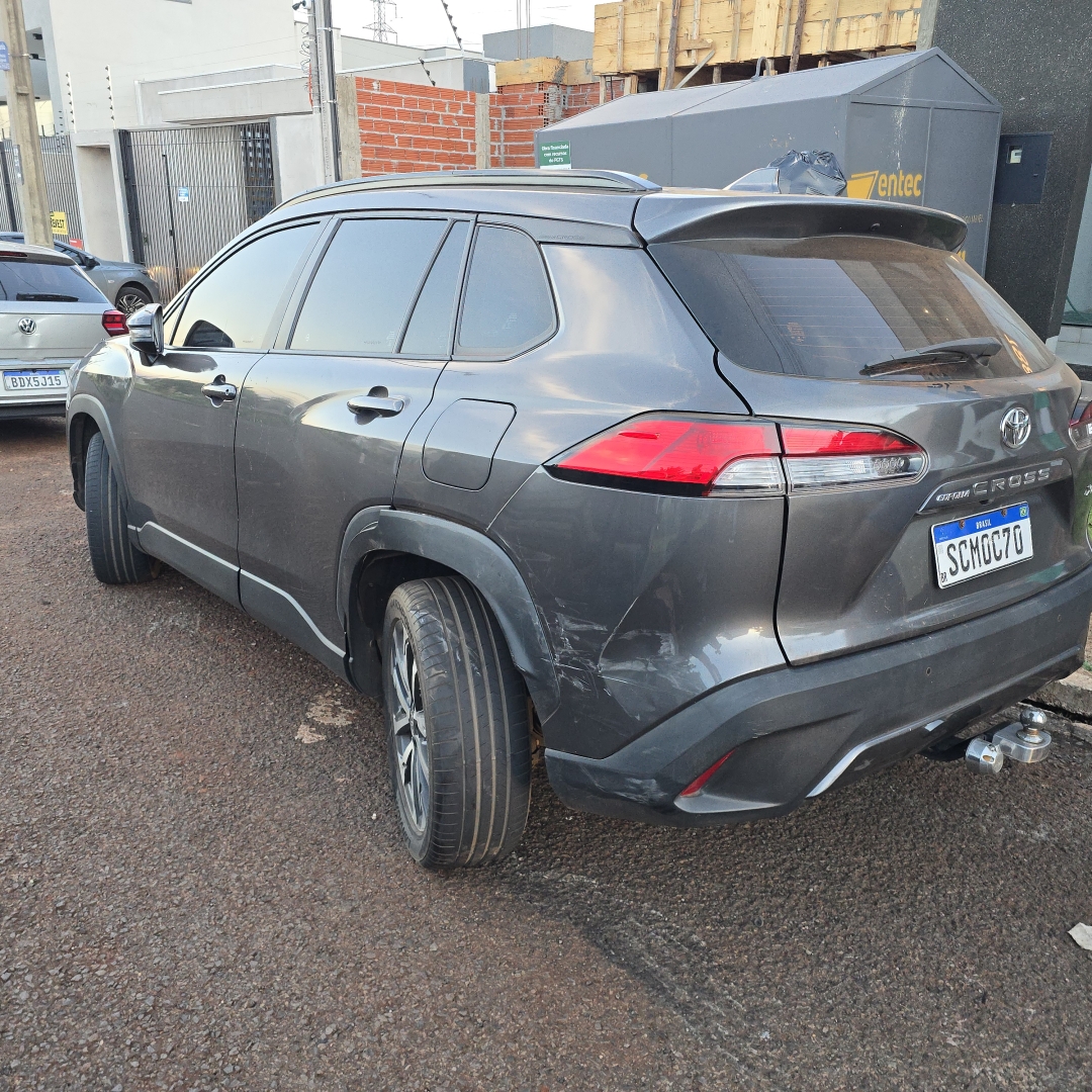 Motorista com sinais de embriaguez provoca acidente e tomba veículo em Maringá