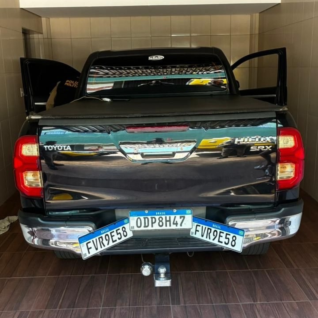 Casal é preso em motel com caminhonete furtada em Maringá