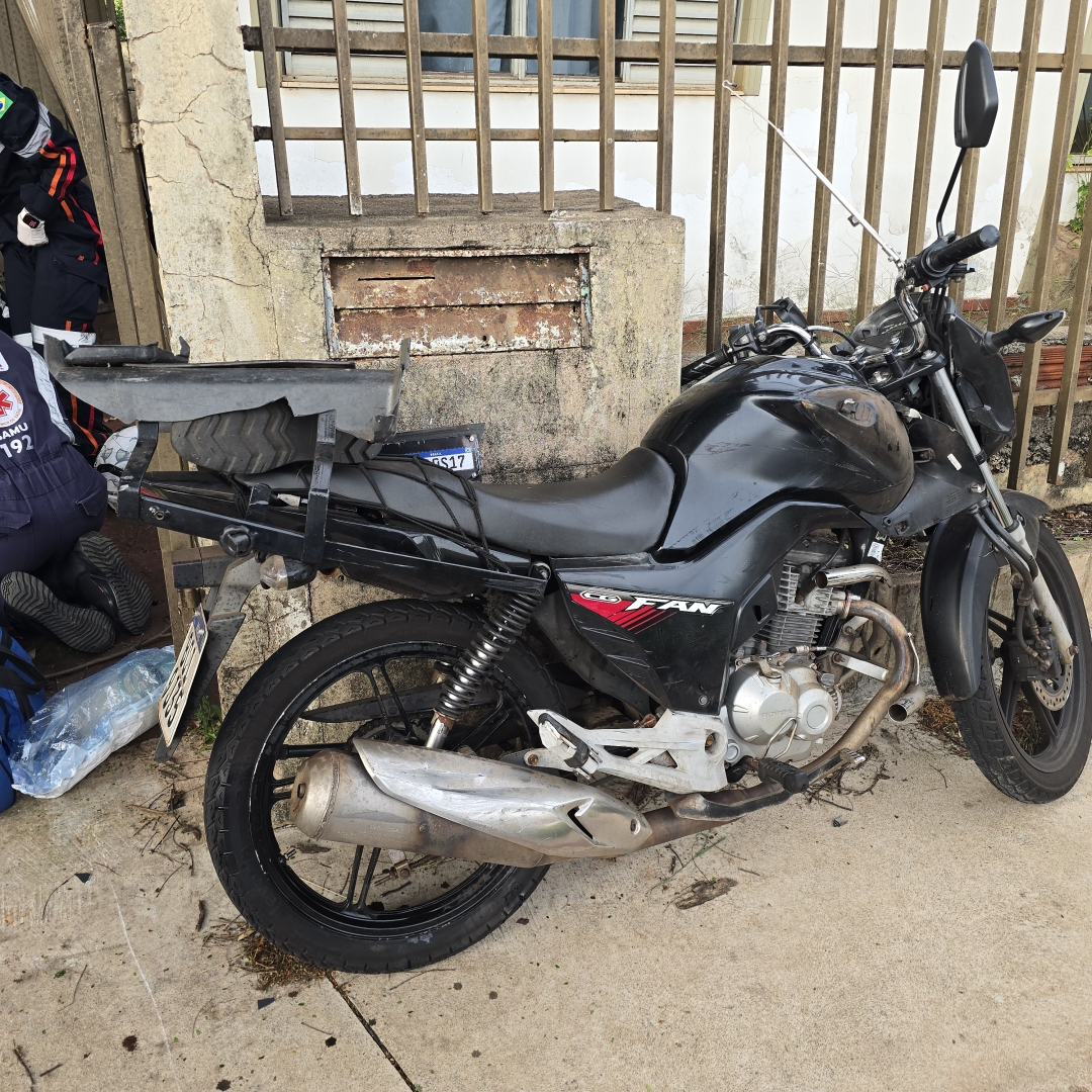 Motociclista fica gravemente ferido após colisão com caminhonete na Vila Morangueira
