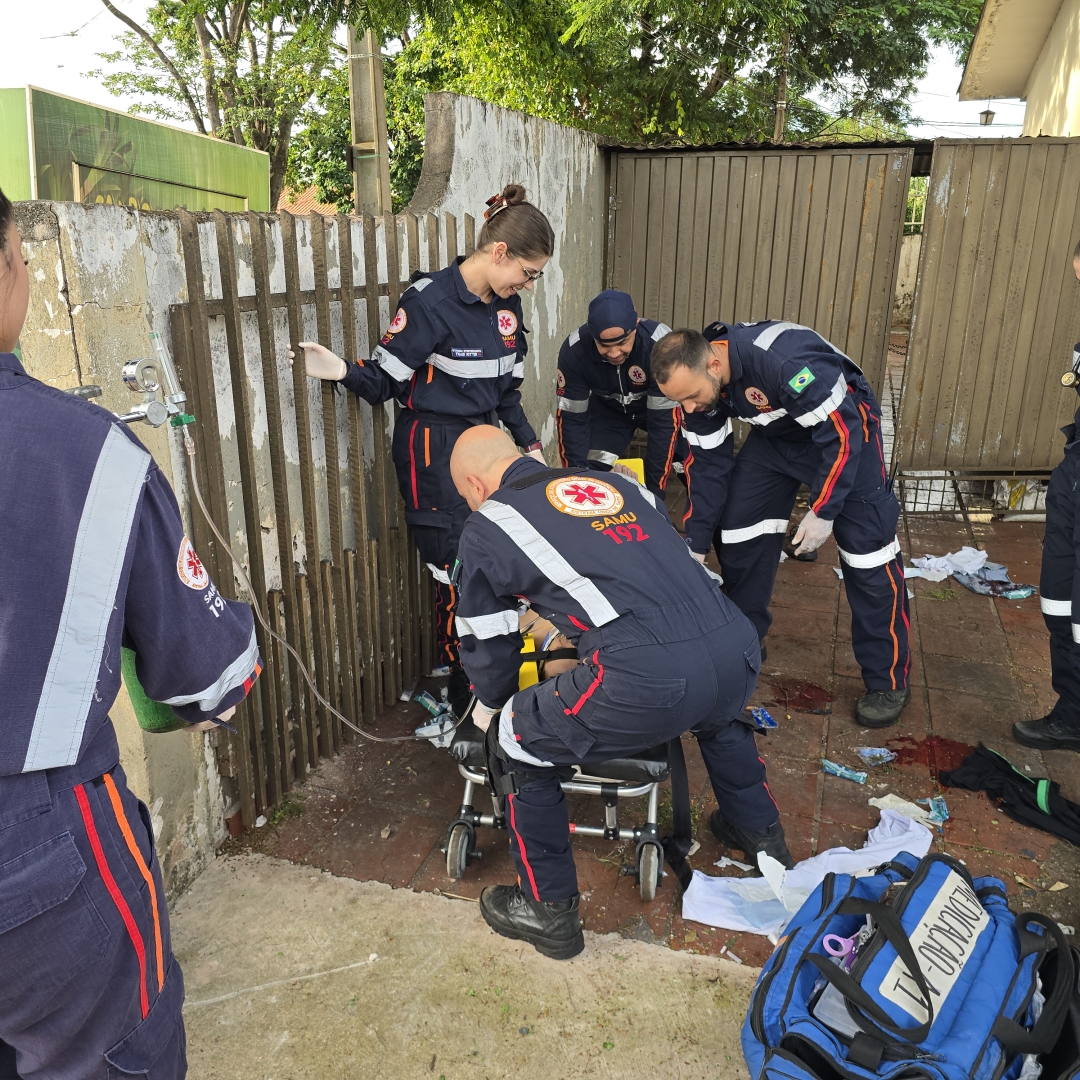 Motociclista fica gravemente ferido após colisão com caminhonete na Vila Morangueira