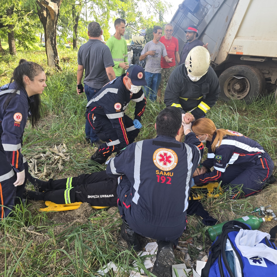 Ação rápida de socorristas do Samu com uso de torniquete foi decisiva para salvar vítima de acidente no Contorno Sul