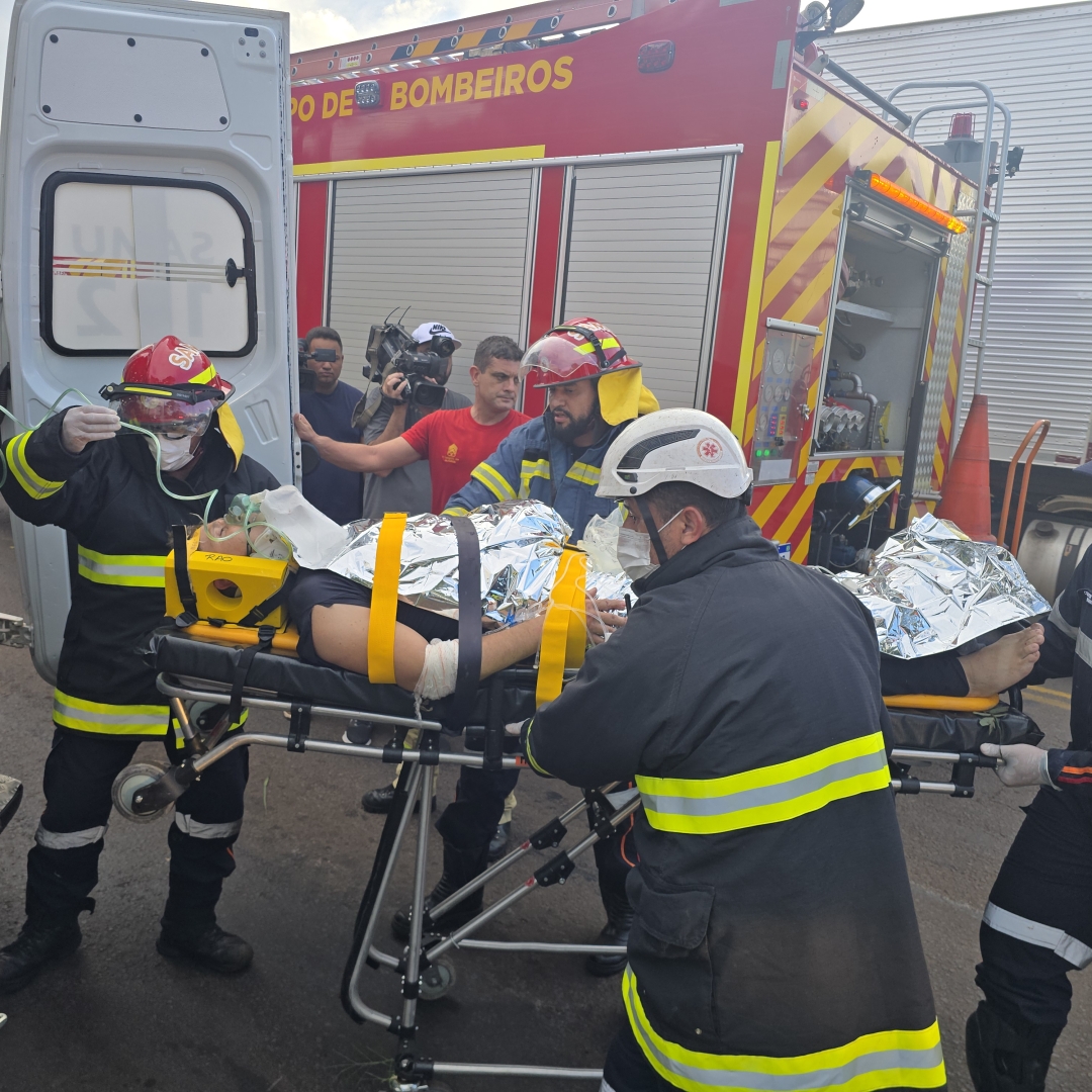 Ação rápida de socorristas do Samu com uso de torniquete foi decisiva para salvar vítima de acidente no Contorno Sul
