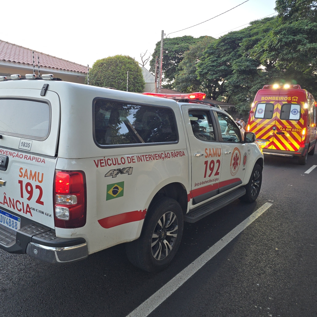 Grave colisão entre ciclista e motoboy deixa dois feridos em estado grave em Maringá