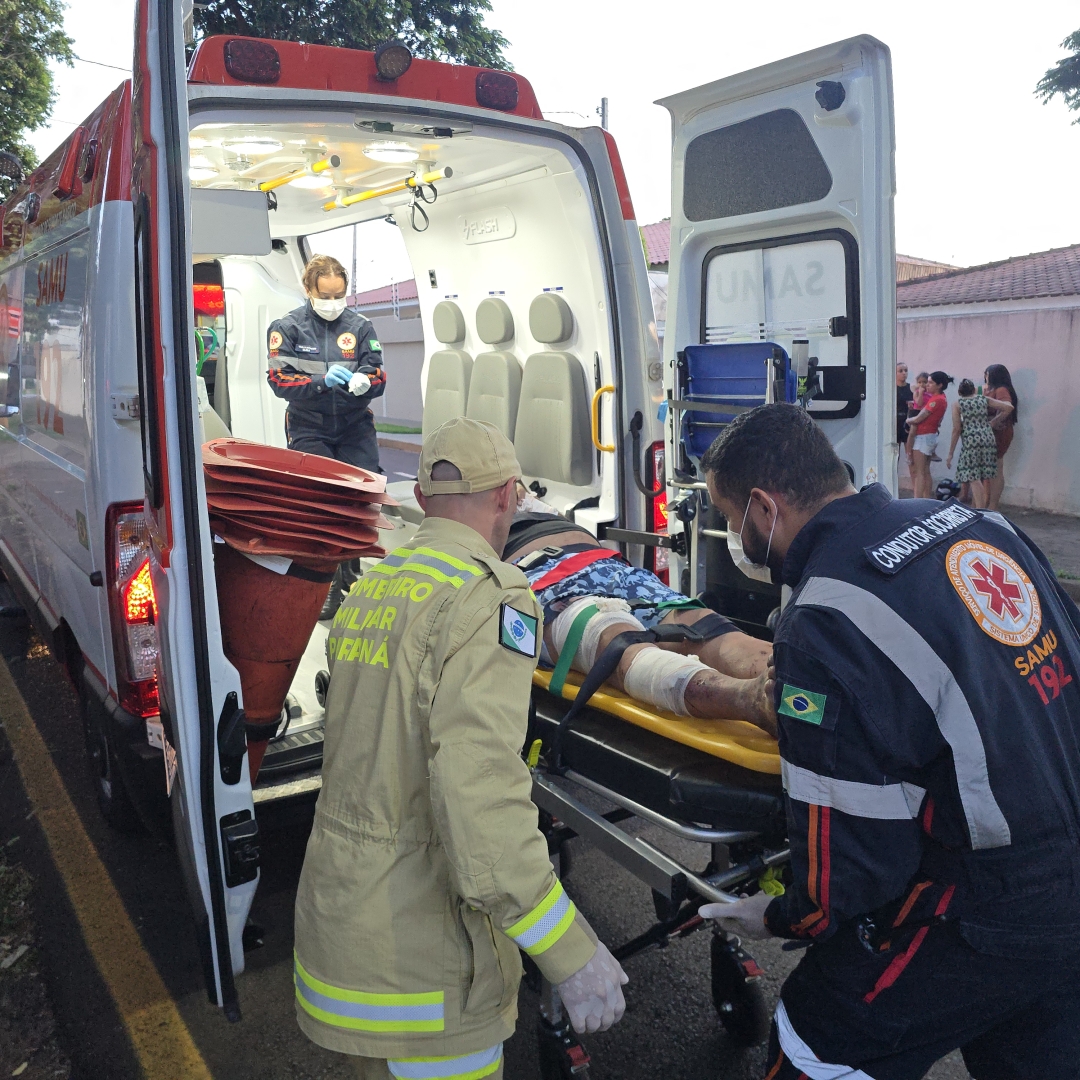 Grave colisão entre ciclista e motoboy deixa dois feridos em estado grave em Maringá