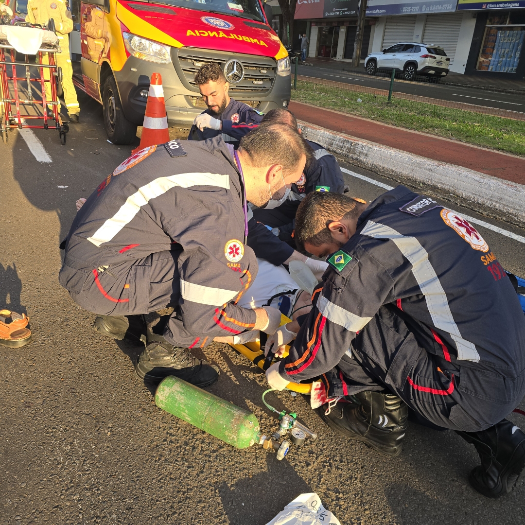 Idoso é atropelado por motocicleta na Avenida Brasil, em Maringá 